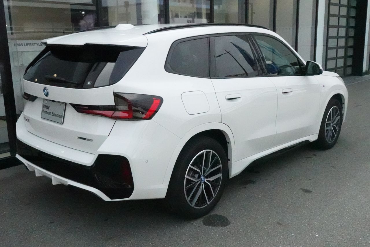 U11 iX1 xDrive30