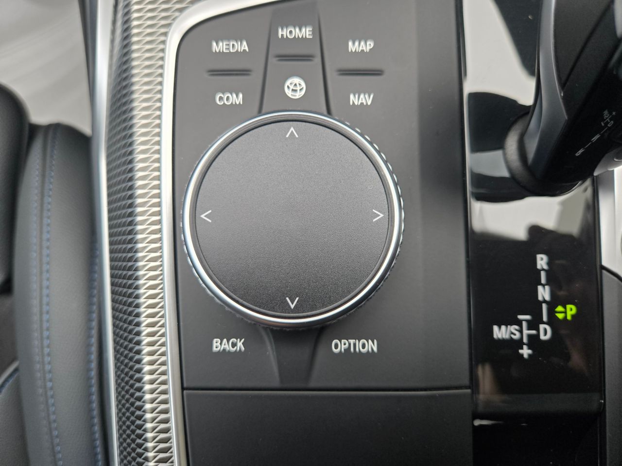 G20 320d xDrive RHD Saloon
