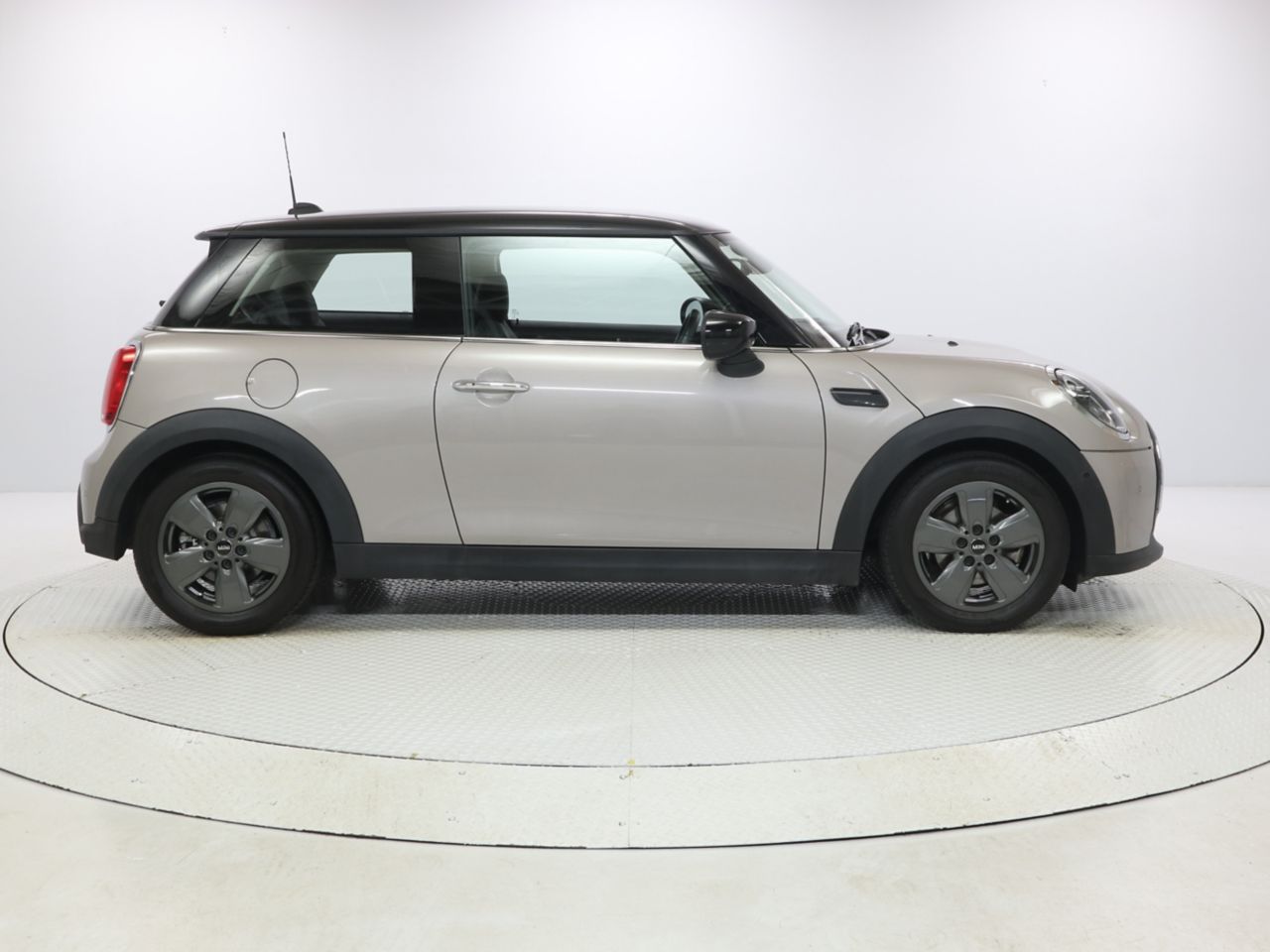 MINI Cooper F56 RHD