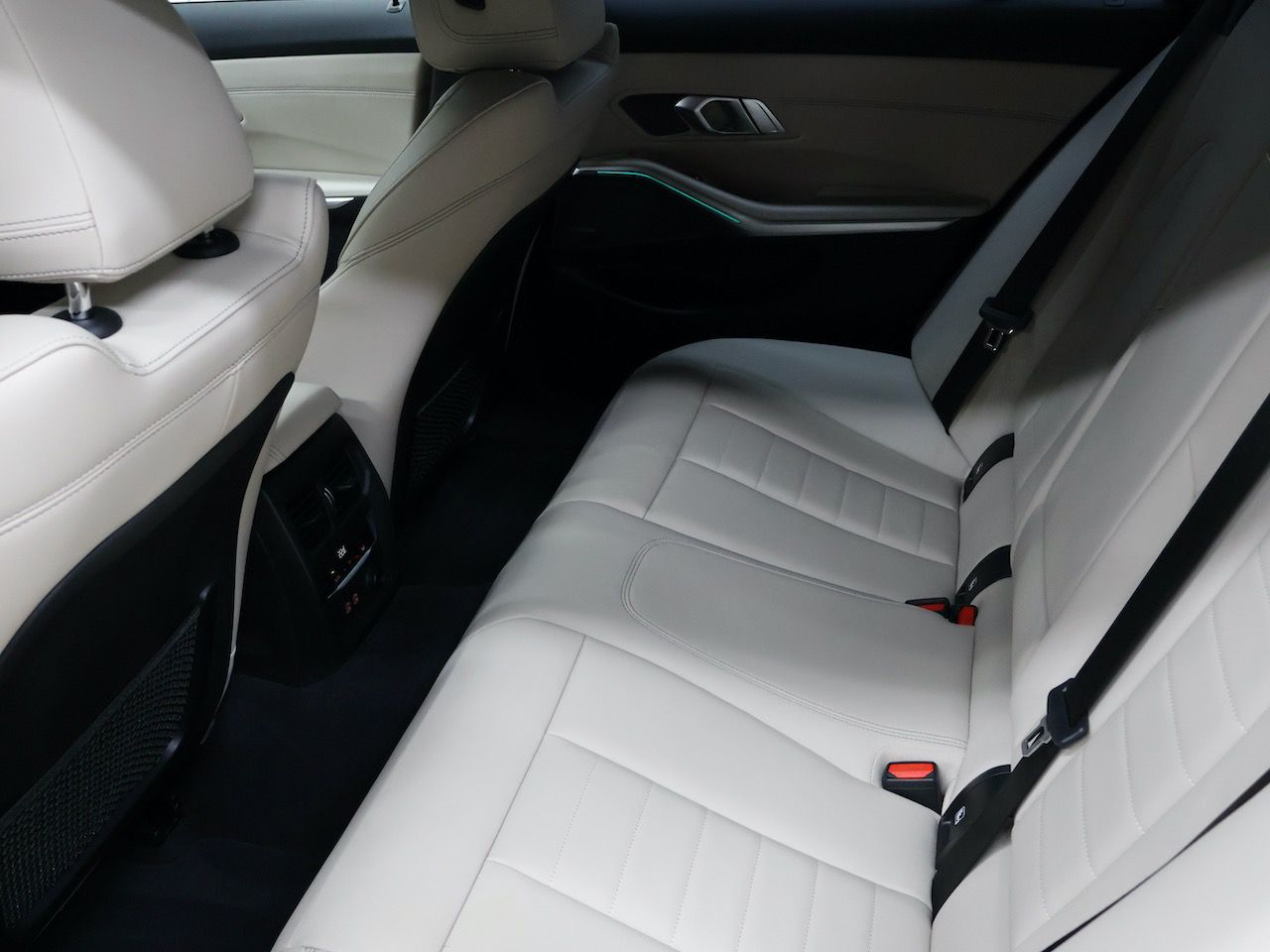 G21 330i Touring RHD