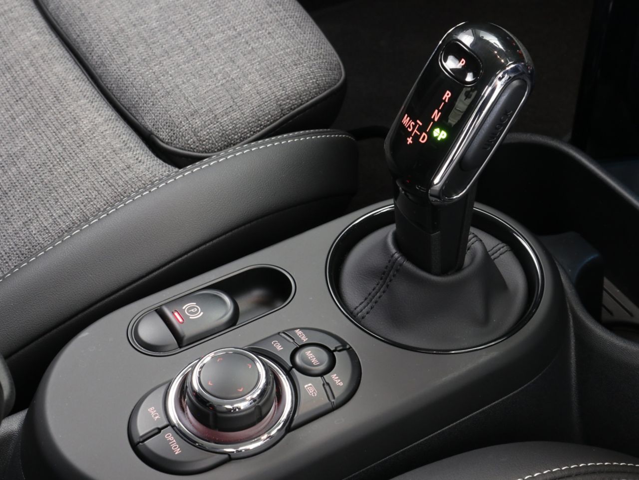 MINI Cooper F56 RHD