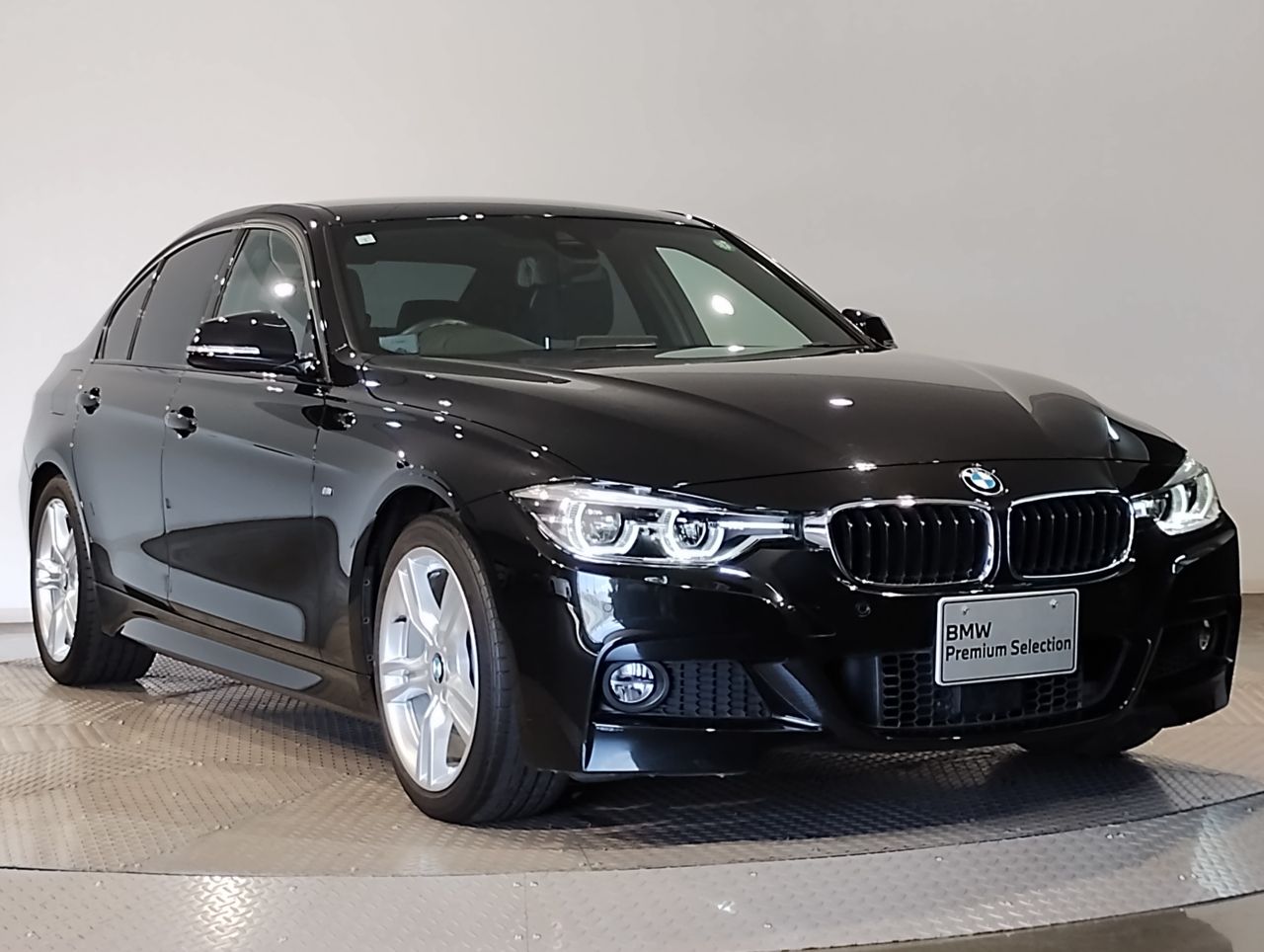 320I SEDAN RHD