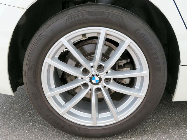 G20 320d xDrive RHD Saloon