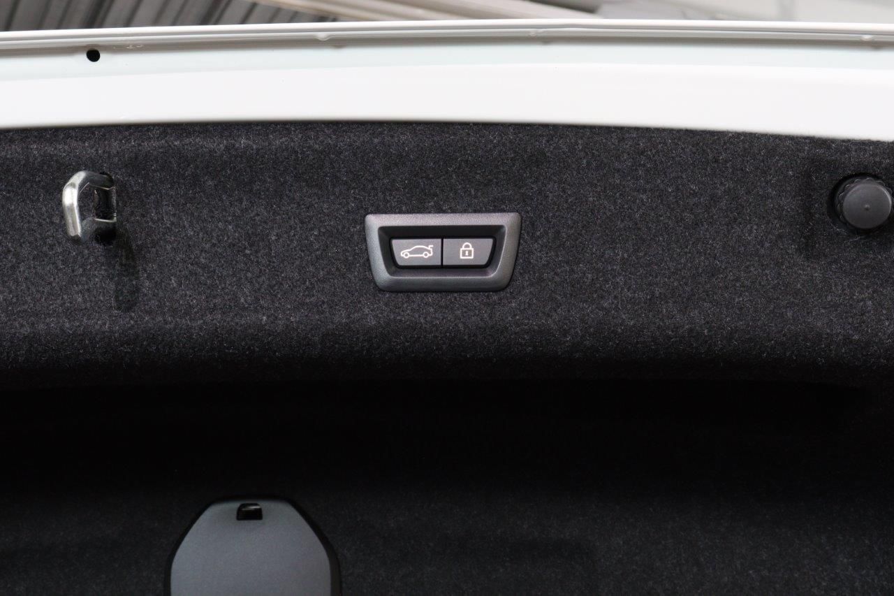 G20 330e Saloon LCI RHD MX