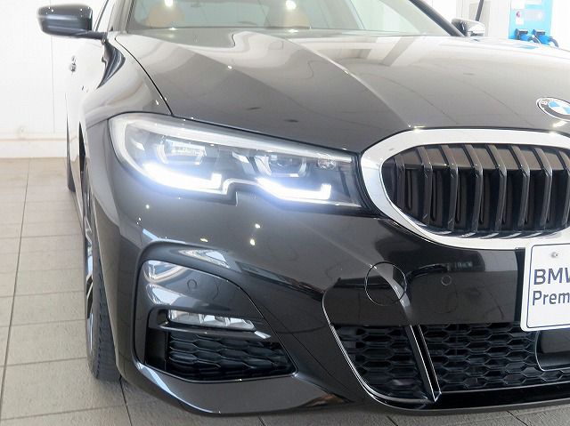 G20 320d xDrive RHD Saloon
