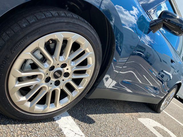 J01 MINI Cooper SE