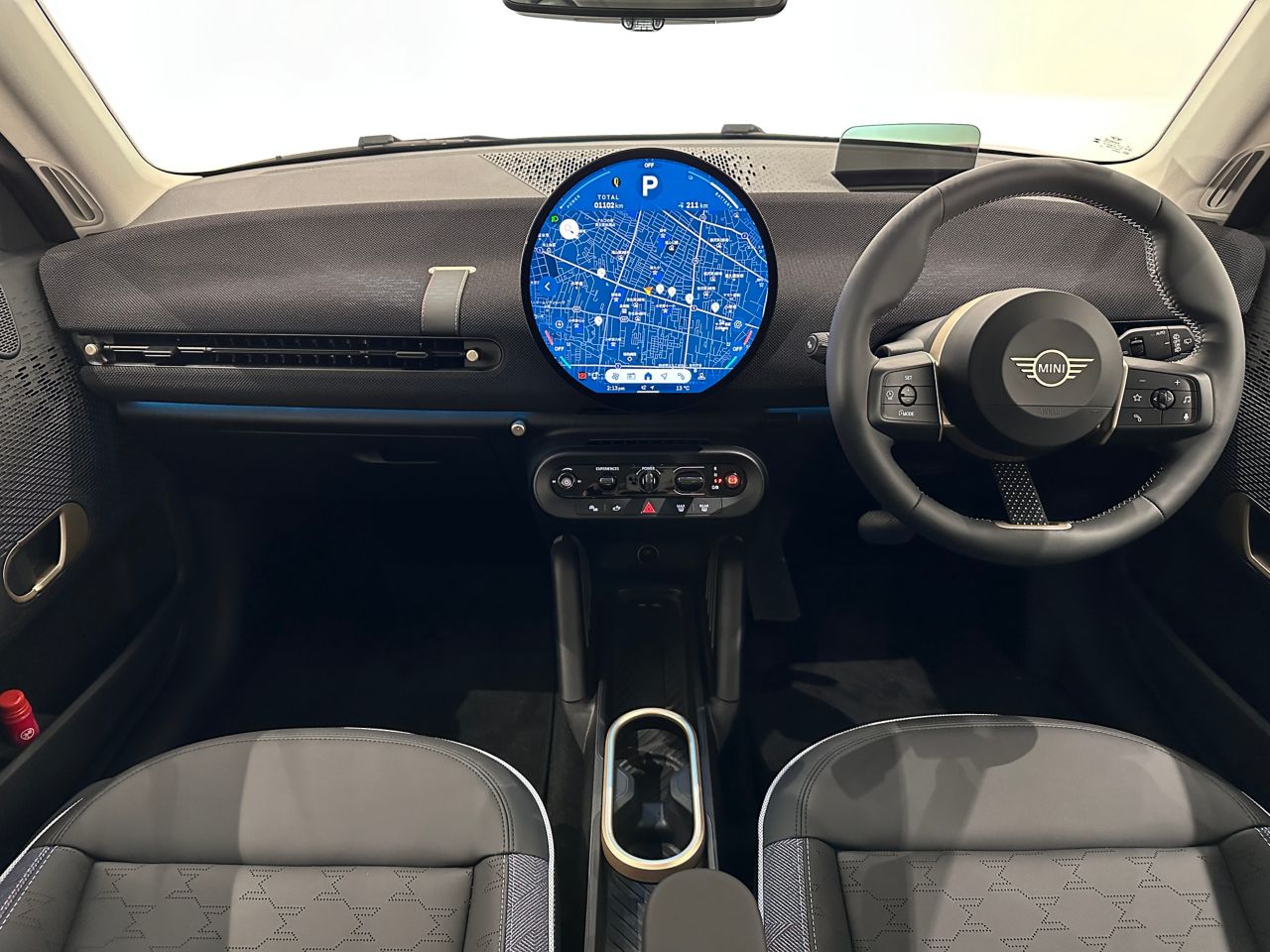 J01 MINI Cooper E