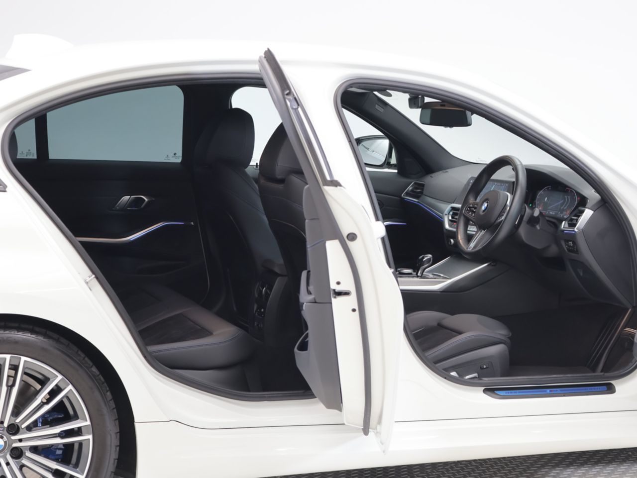 G20 330i Saloon RHD MX