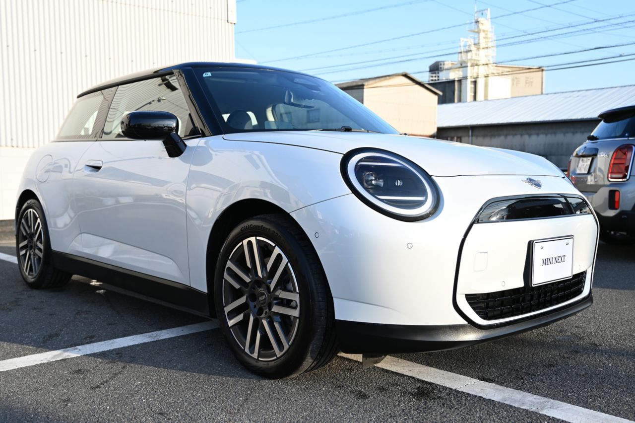 J01 MINI Cooper E