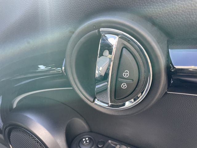 MINI Cooper S Convertible RHD