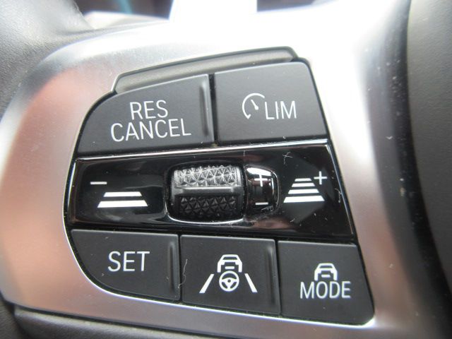 G20 320d xDrive RHD Saloon