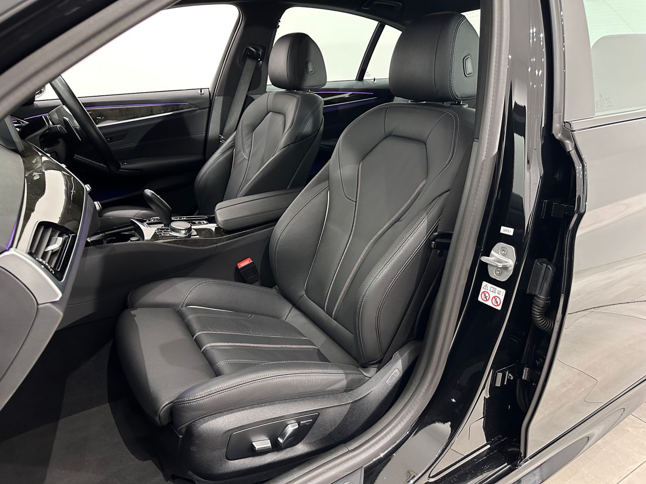 530e Sedan RHD