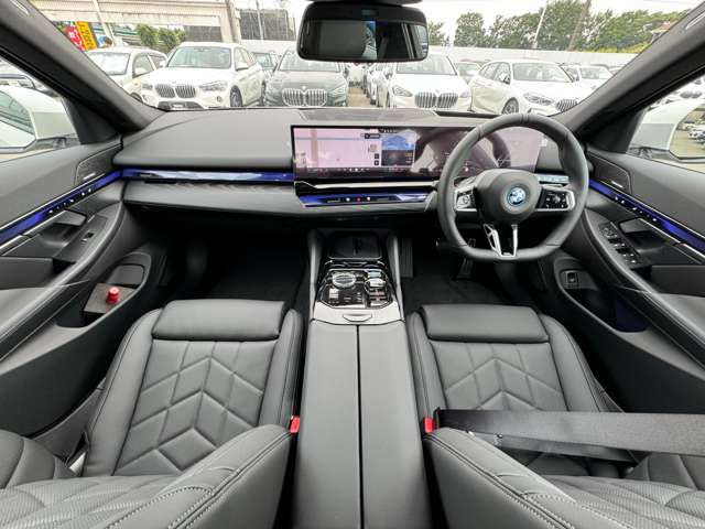 BMW i5 eDrive40 Sedan RHD