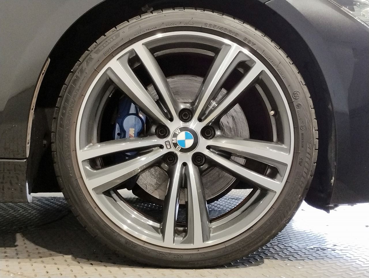 320I SEDAN RHD