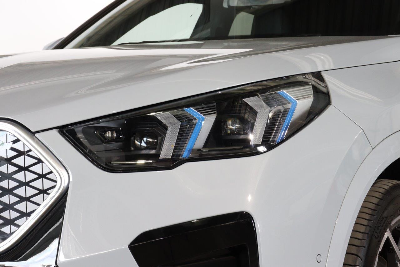 iX2 xDrive30 MSP