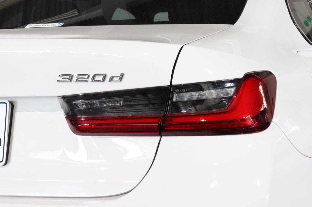 320d xDrive Berline RHD