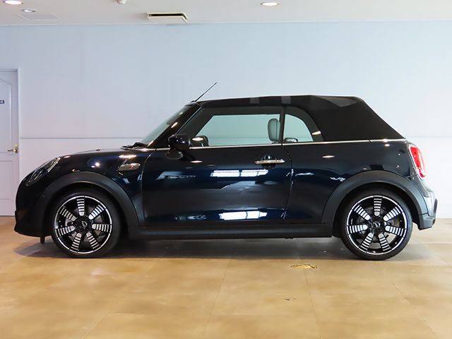 MINI Cooper S Convertible RHD