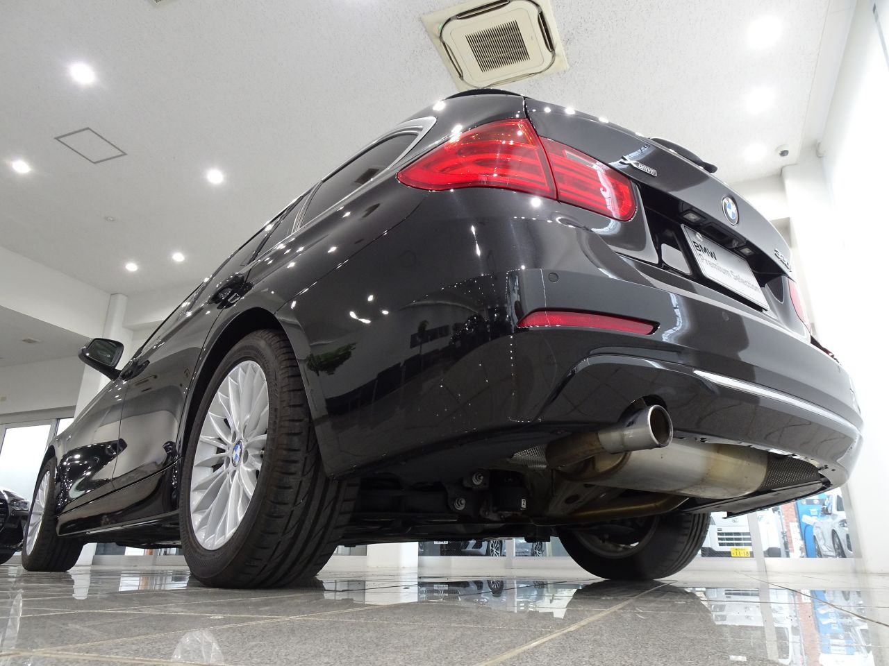 320I XDRIVE TOURING RHD