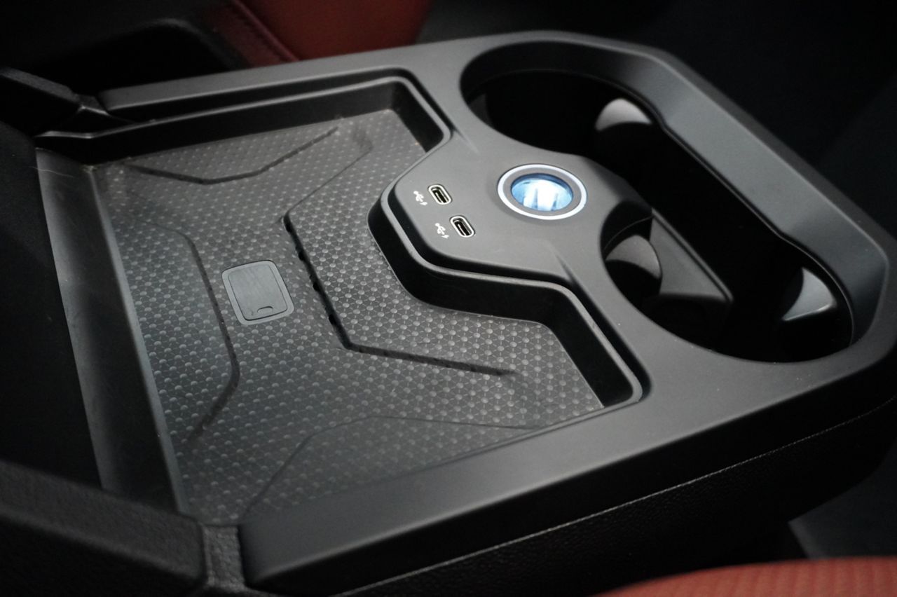 i20 iX xDrive40