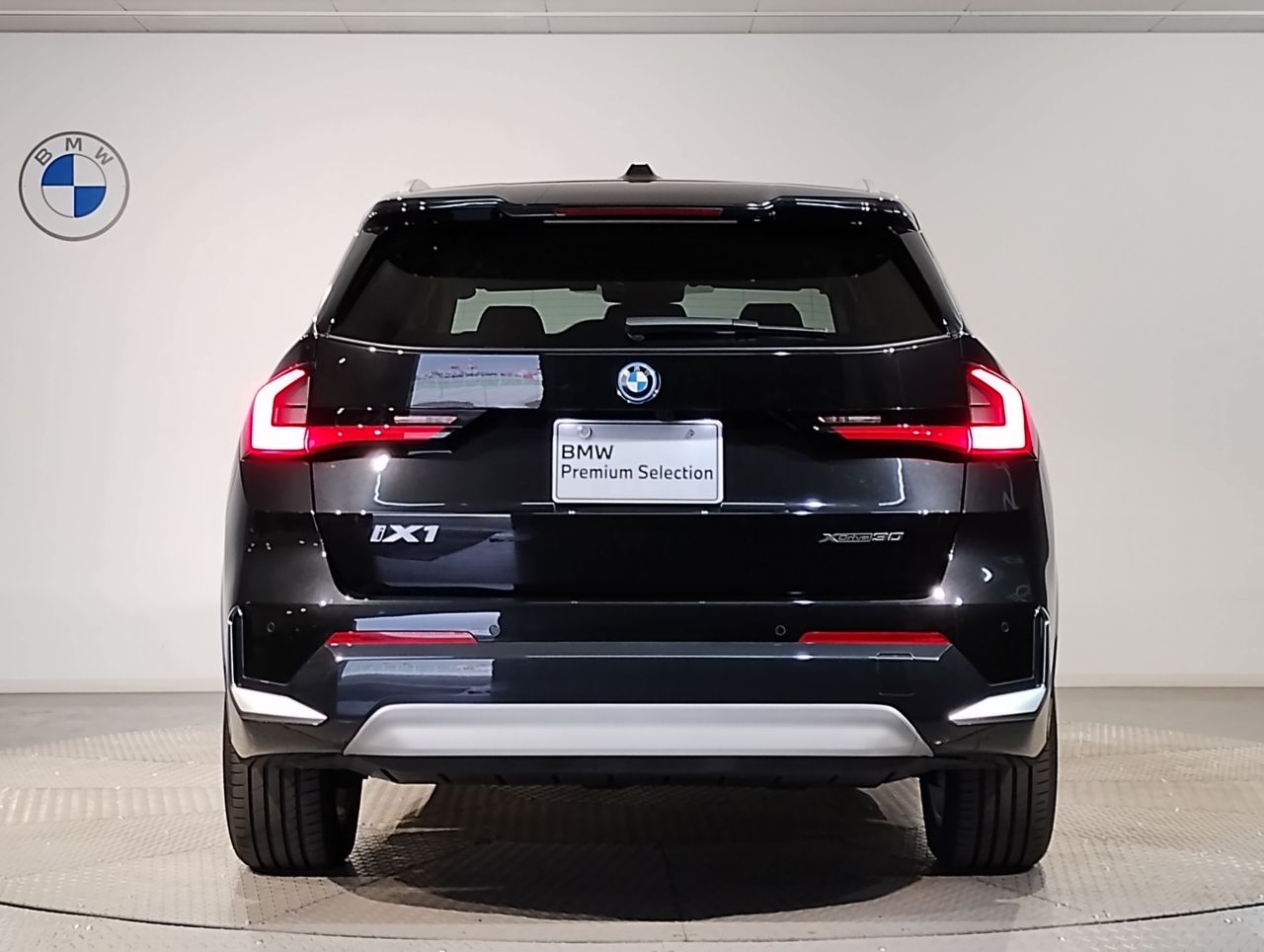 U11 iX1 xDrive30