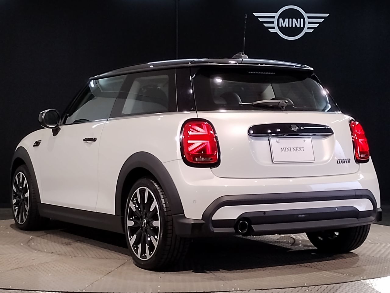 MINI Cooper F56 RHD