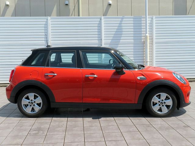 F55 COOPER D (AT)