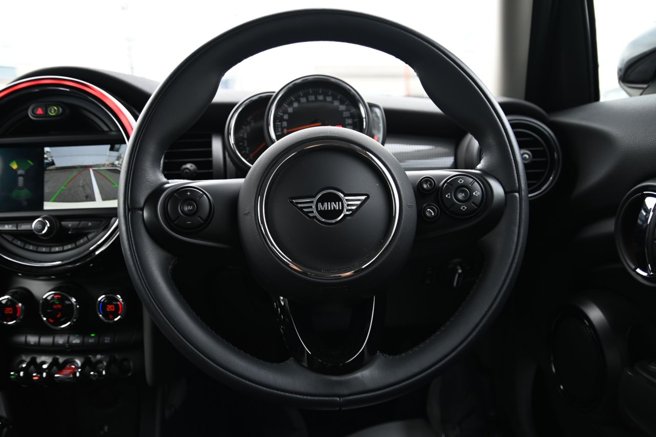 F55 MINI Cooper 5-Door Hatch LCI