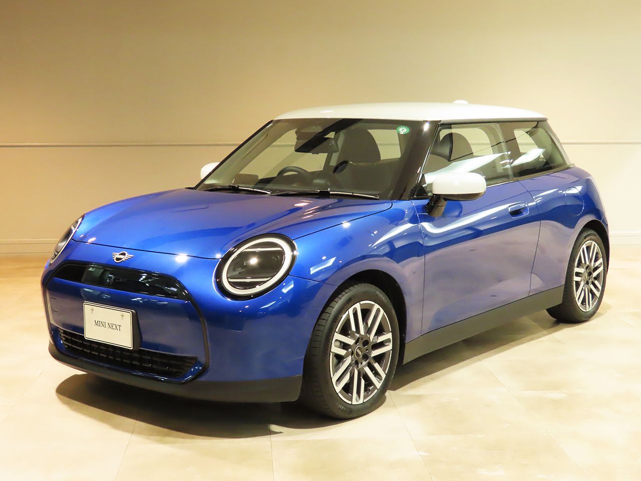 THE NEW ALL-ELECTRIC MINI COOPER E