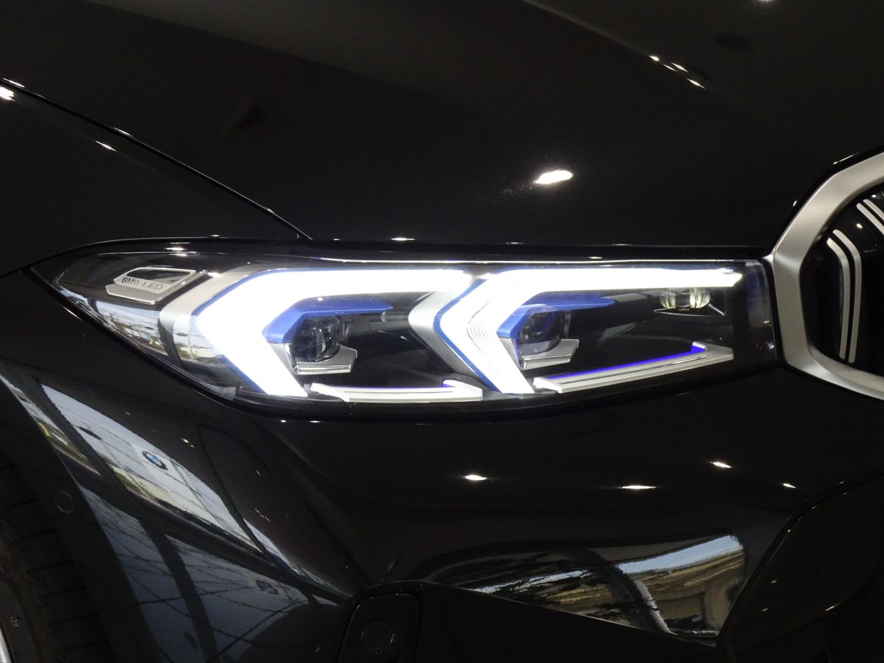320d xDrive Berline RHD
