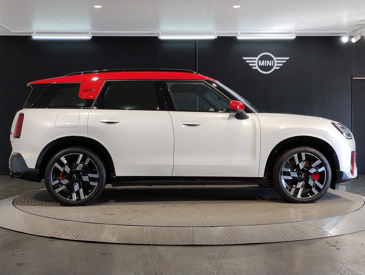 U25 MINI John Cooper Works Countryman ALL4