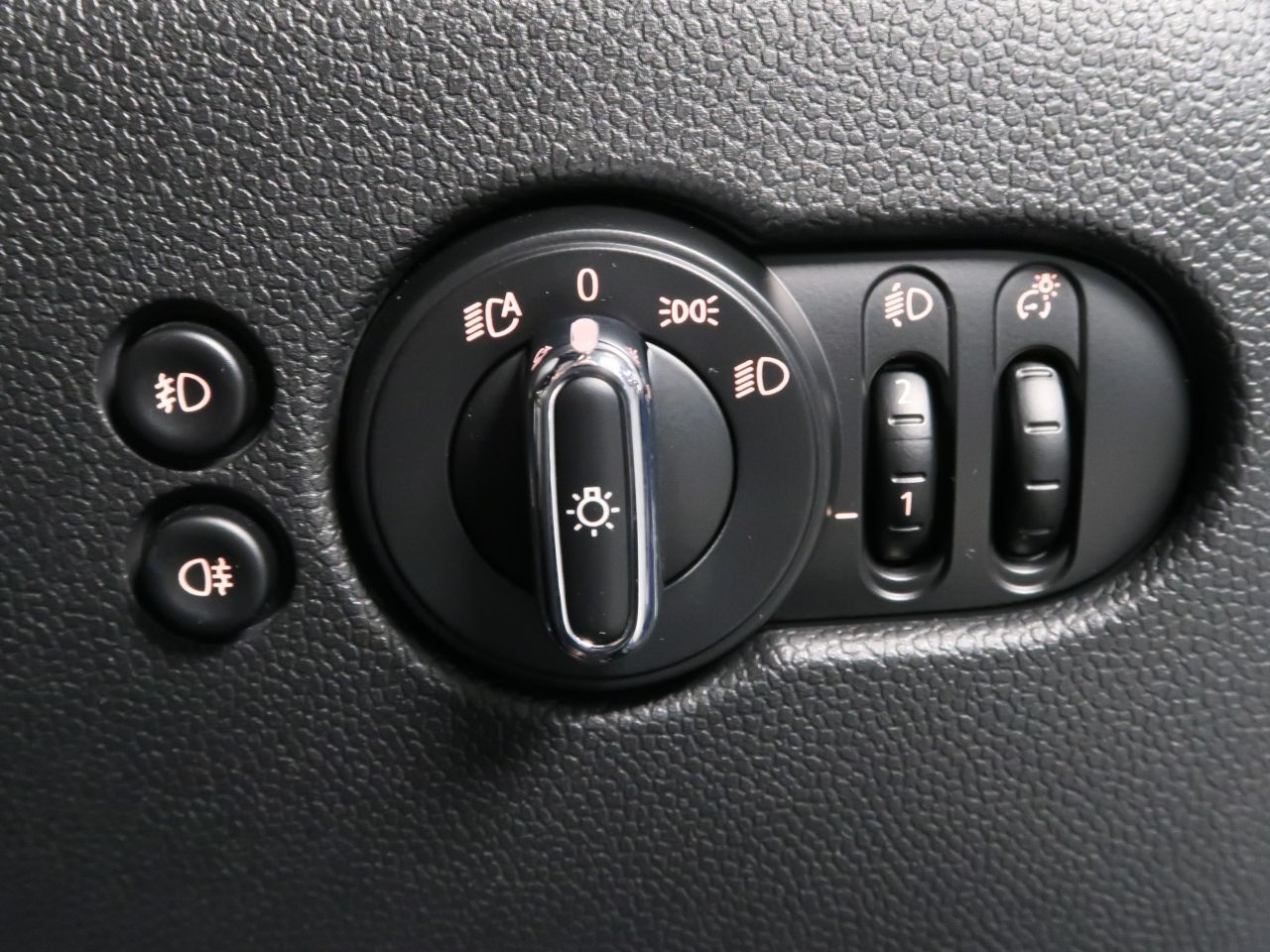 MINI F55 Cooper D 5dr Hatch LCI