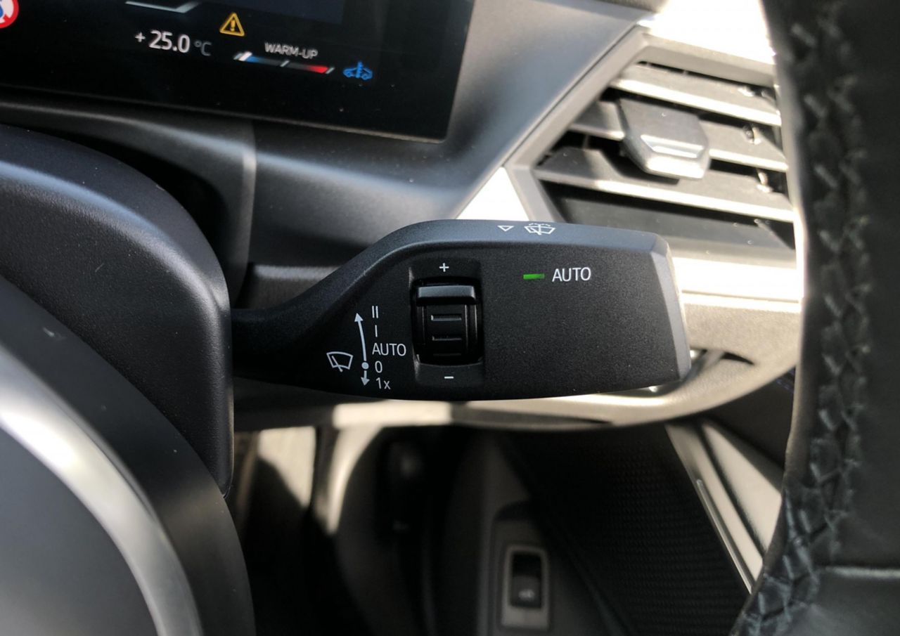 320d xDrive Berline RHD