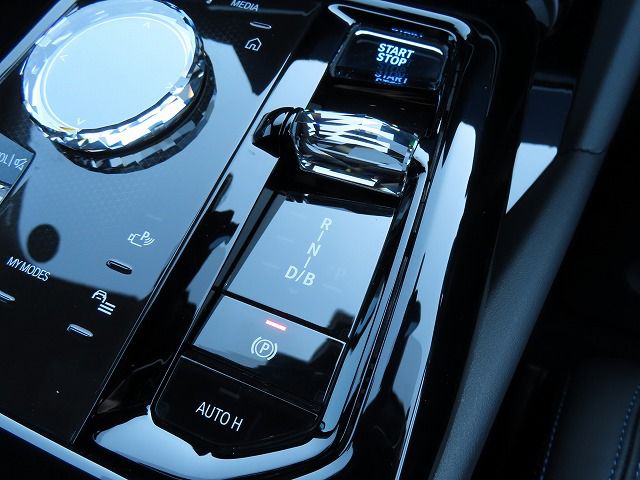 BMW i5 eDrive40 Sedan RHD
