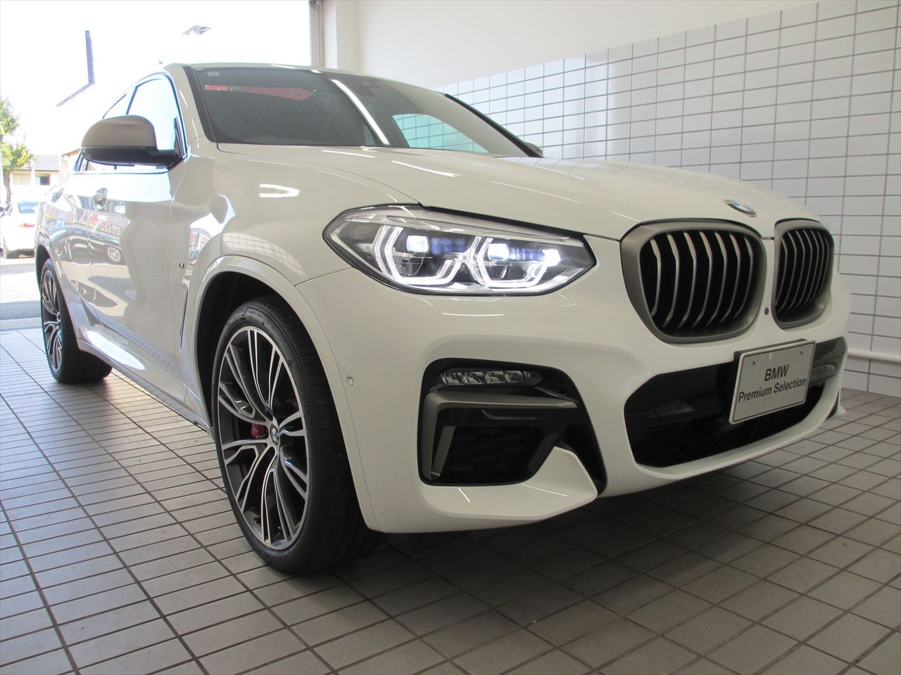 X4 M40i RHD