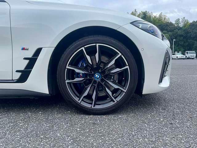 G26 i4 M50 RHD