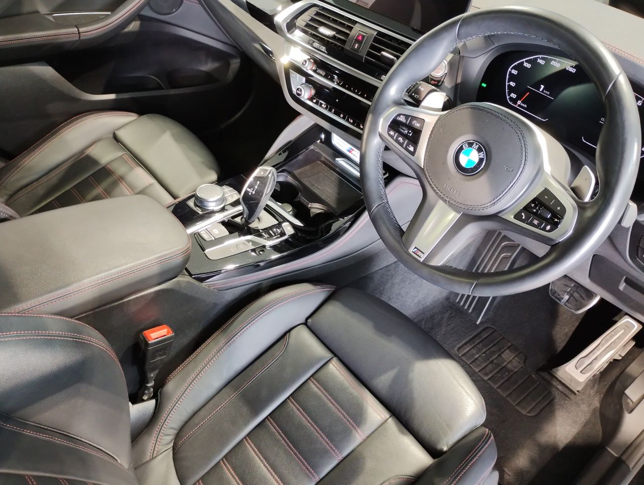 X4 M40i RHD
