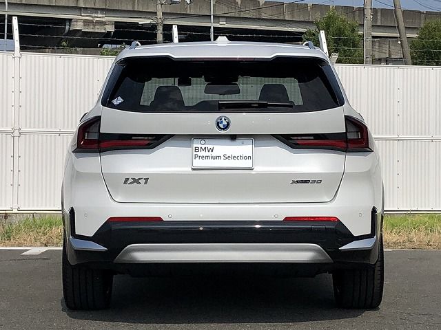 U11 iX1 xDrive30