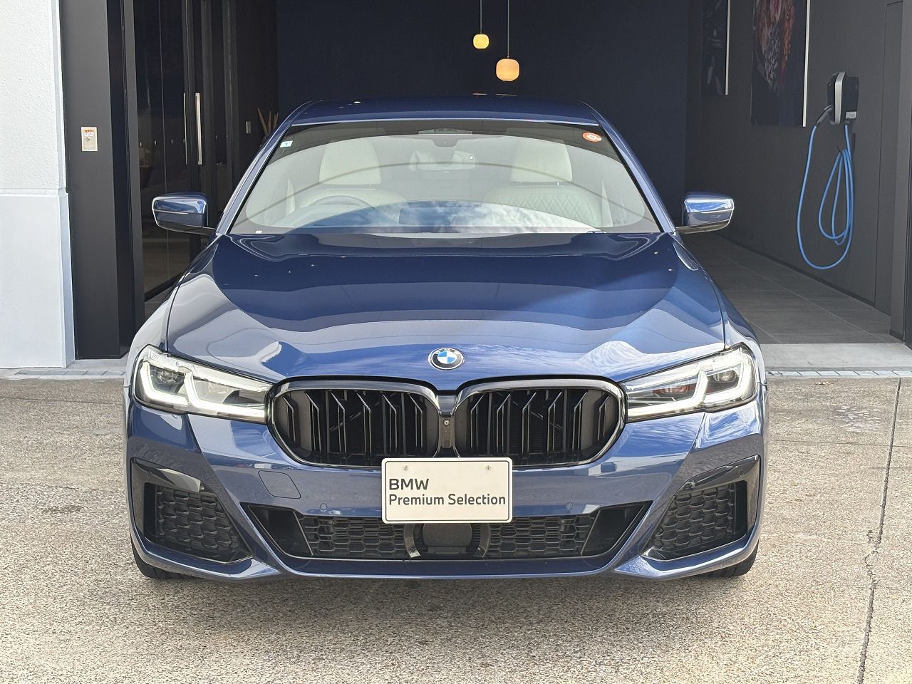 530e Sedan RHD
