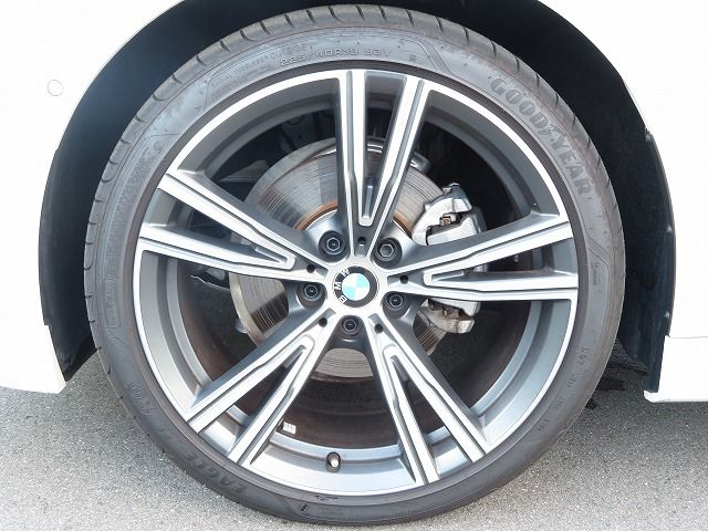 320d xDrive Berline RHD