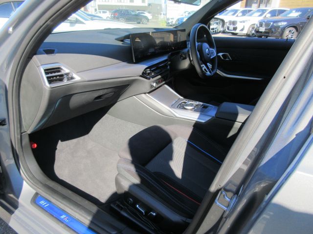 320d xDrive Berline RHD