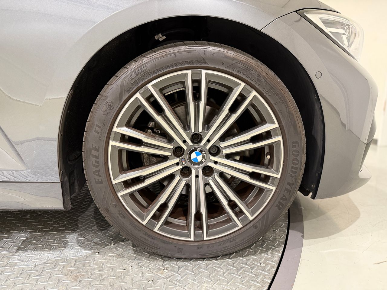 G21 320i RHD
