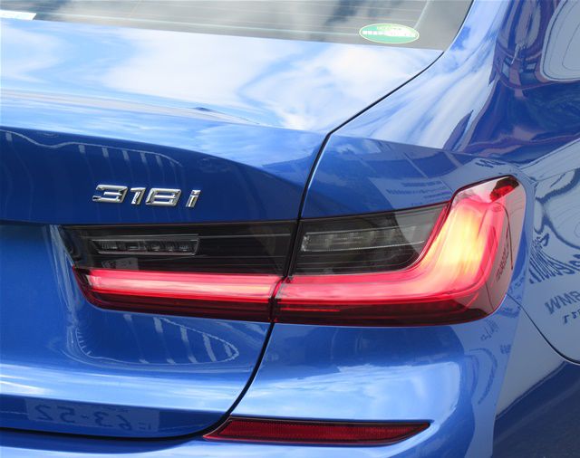 318i Berline RHD