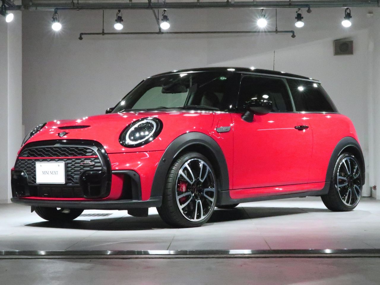 THE MINI JOHN COOPER WORKS.