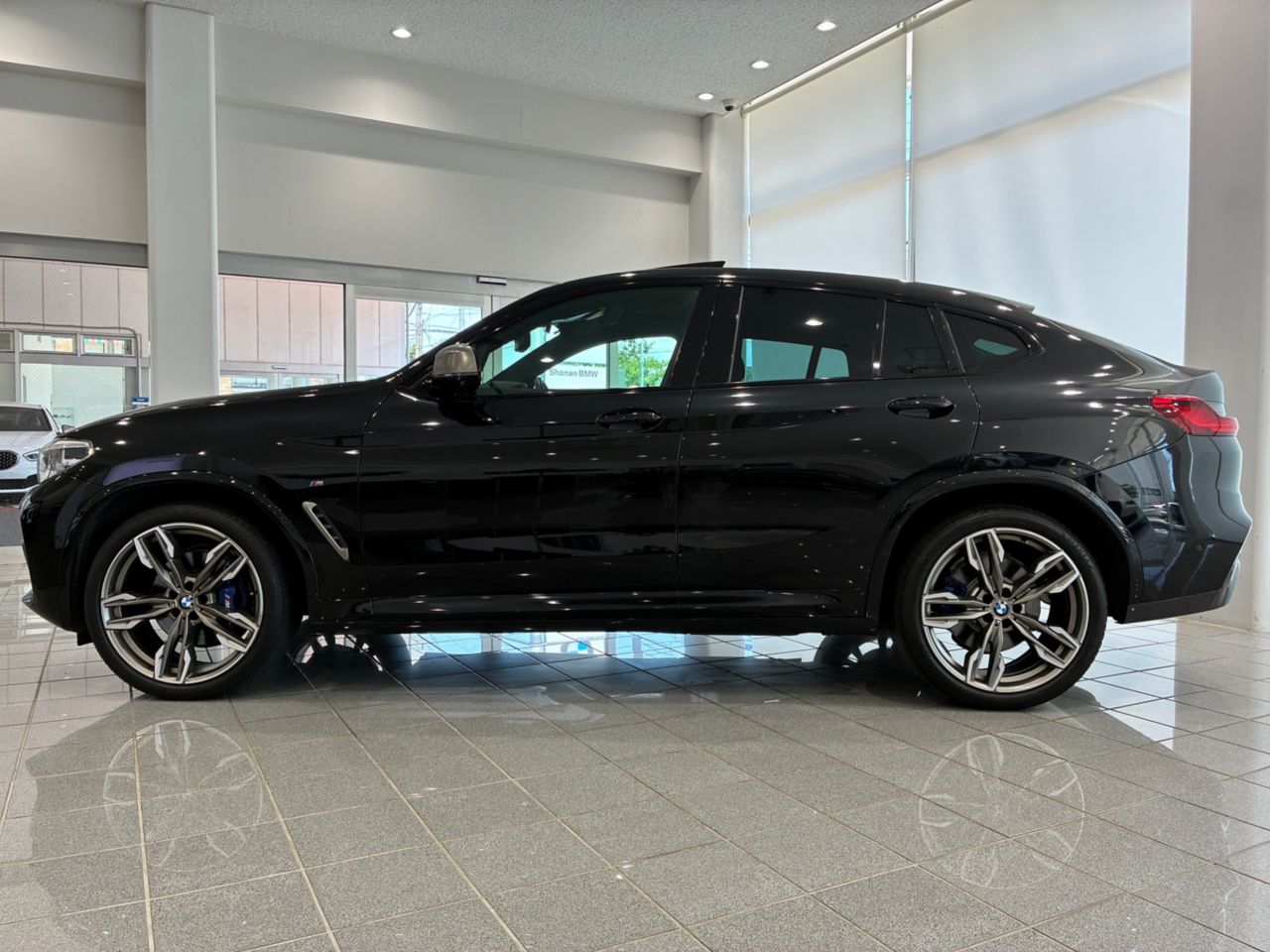 X4 M40i RHD