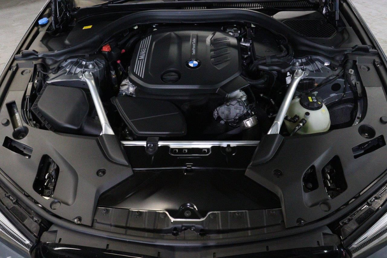 520d xDrive Sedan RHD