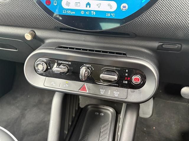 J01 MINI Cooper E