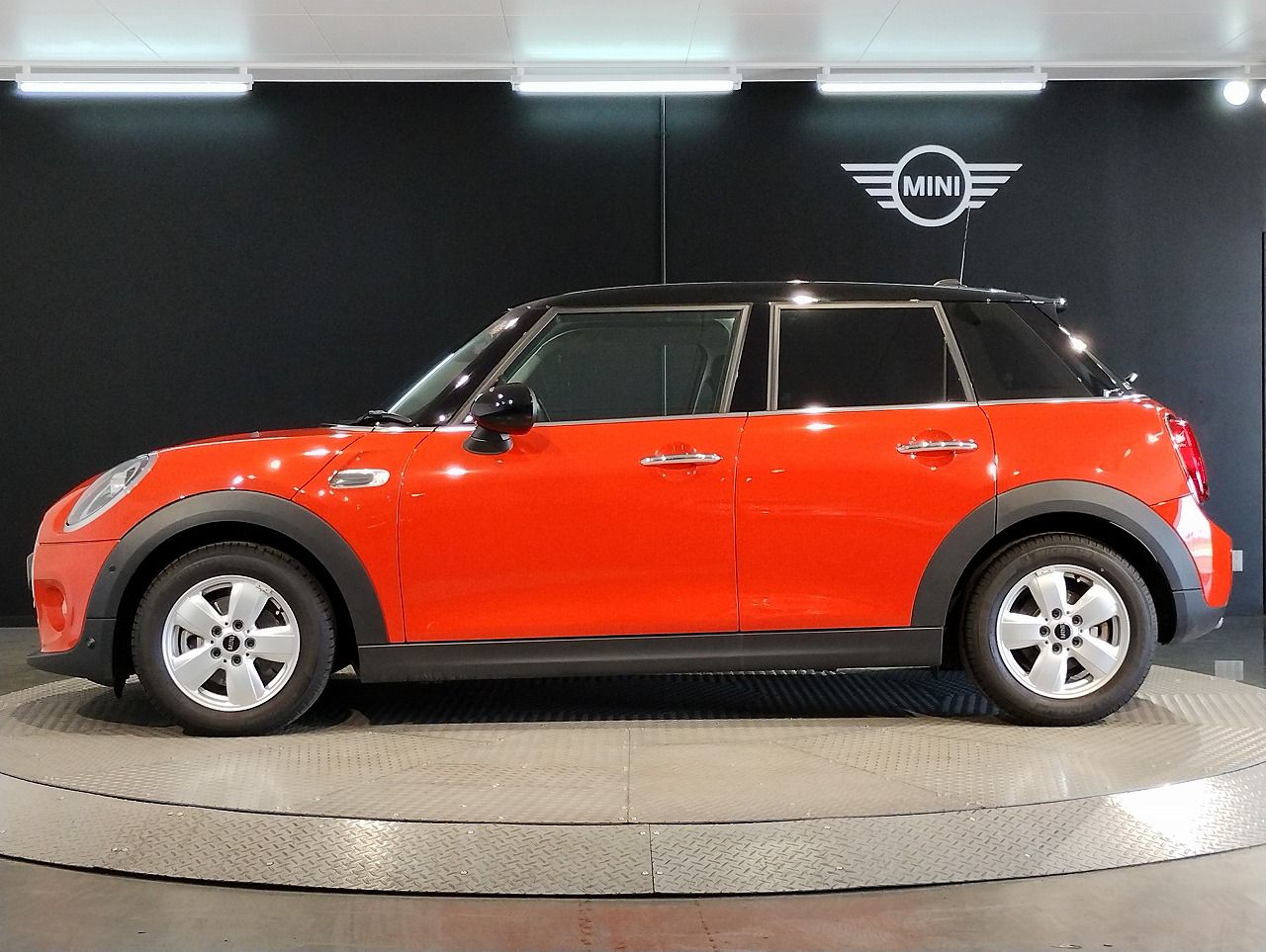 F55 COOPER D (AT)