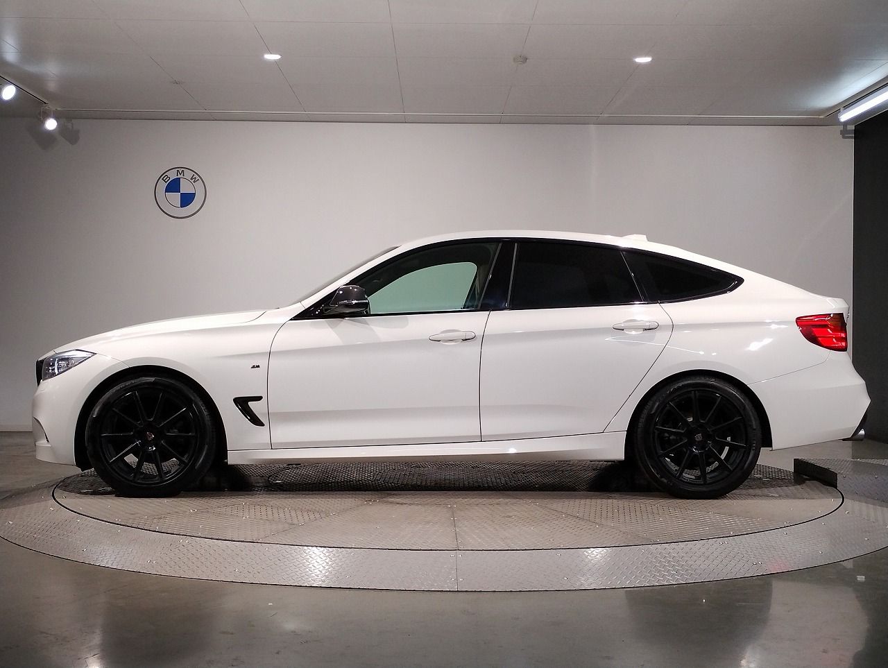 320I GRANTURISMO RHD