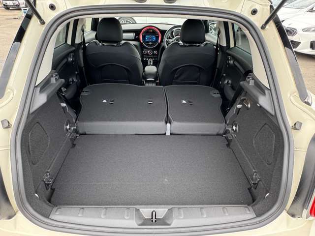 MINI F55 Cooper D 5dr Hatch LCI