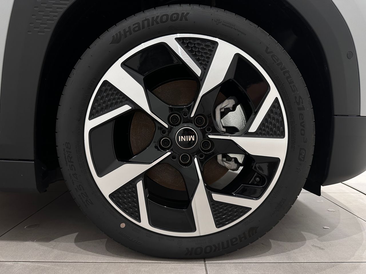 J05 MINI Aceman E